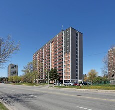 2775 Apartments in Toronto, ON - Building Photo - Building Photo