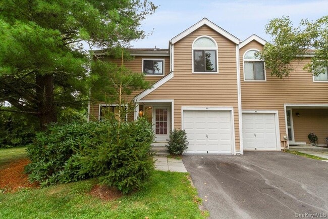 44 Brook Farm Close in Chappaqua, NY - Building Photo - Building Photo