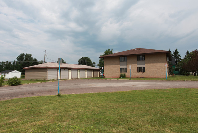 6221 Tower Ave in Superior, WI - Building Photo - Building Photo