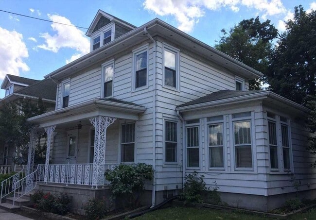 property at 12 S Royal St