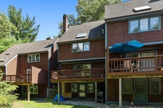 14 Bates Ln in Westford, MA - Building Photo - Building Photo