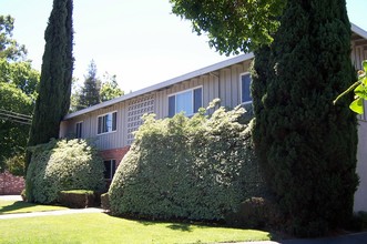 Sierra Oaks in Sacramento, CA - Building Photo - Building Photo