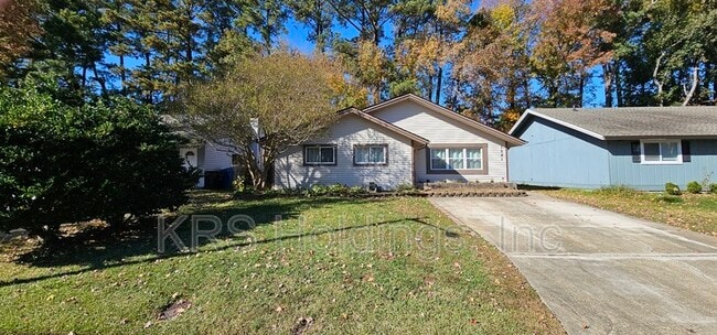 1081 Tall Oak Dr in Virginia Beach, VA - Building Photo - Building Photo