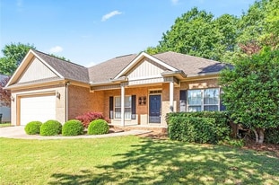 1312 Catherine Dr in Opelika, AL - Building Photo