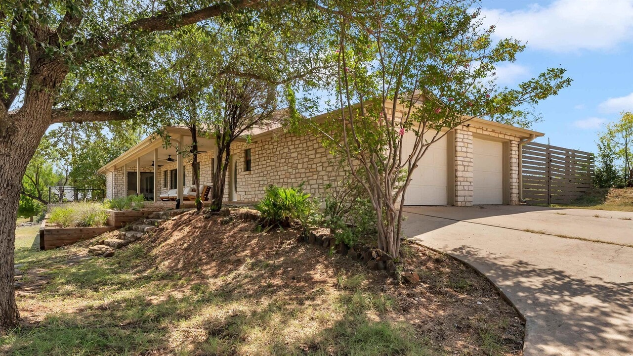 113 W Bluebonnet Rd in Horseshoe Bay, TX - Building Photo