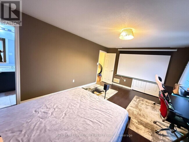 26 Carolina Rose Cres in Markham, ON - Building Photo - Building Photo