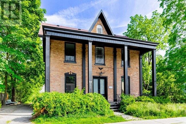 property at 457 D'Arcy St