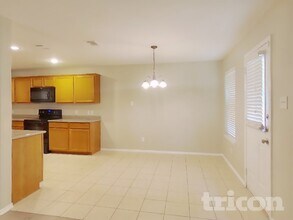 2506 Eastwood Dr in Lancaster, TX - Foto de edificio - Building Photo