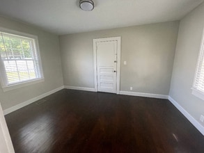 206 Eugene Rd in Columbia, TN - Foto de edificio - Building Photo