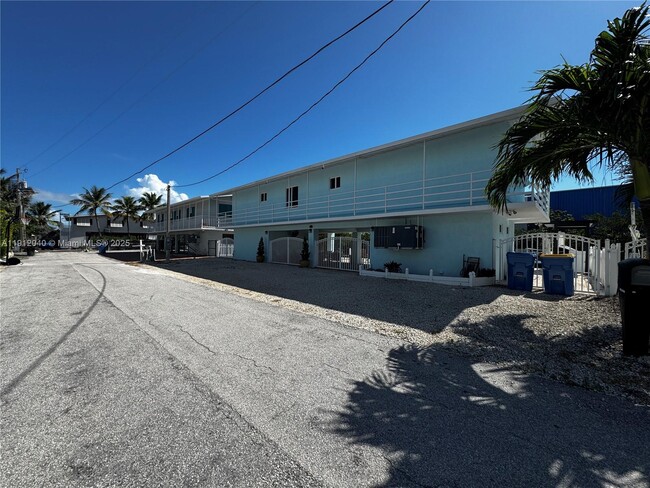 228 Orchid St in Tavernier, FL - Building Photo - Building Photo
