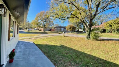 820 Goldfinch Ave in Knoxville, TN - Building Photo - Building Photo