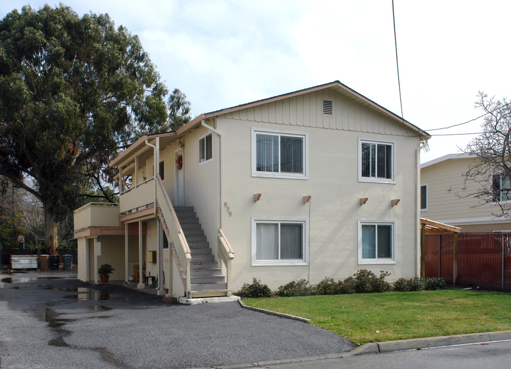 939 Rich Ave in Mountain View, CA - Foto de edificio