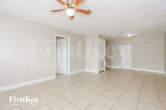 6331 Southgate Blvd in Margate, FL - Foto de edificio - Building Photo