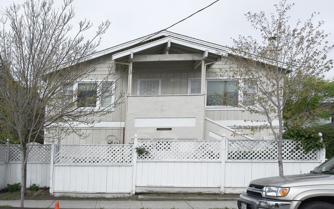 21041 Wilbeam Ave in Castro Valley, CA - Building Photo - Building Photo