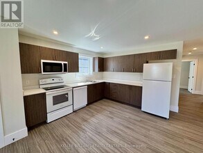 63 Holgate St in Barrie, ON - Building Photo - Building Photo