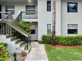 21500 Cypress Hammock Dr in Boca Raton, FL - Building Photo