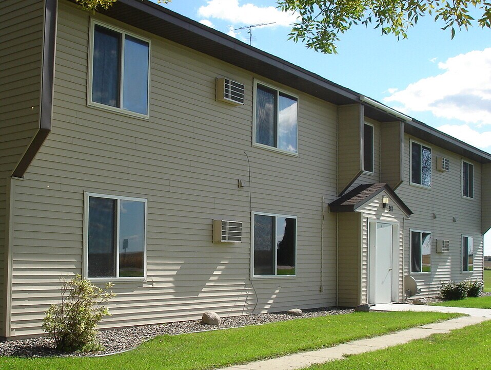 Larson Apartments in Lake Lillian, MN - Building Photo