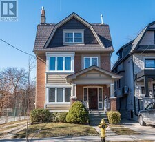 34 Lockwood Rd in Toronto, ON - Building Photo