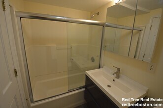 1801 Beacon St in Brookline, MA - Building Photo - Building Photo