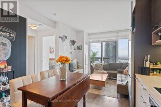 36-2736 Park Lawn Rd in Toronto, ON - Building Photo - Building Photo