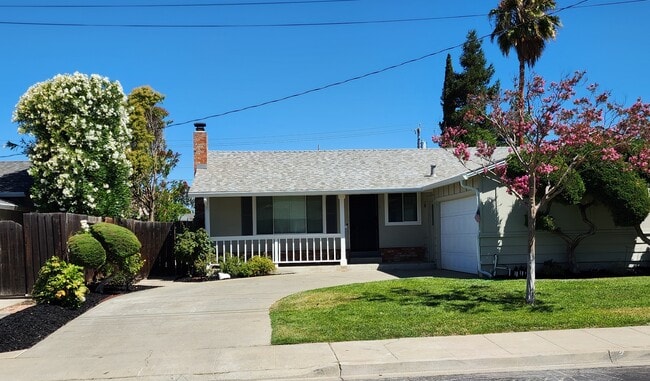 3960 Dartmouth Way in Livermore, CA - Foto de edificio - Building Photo