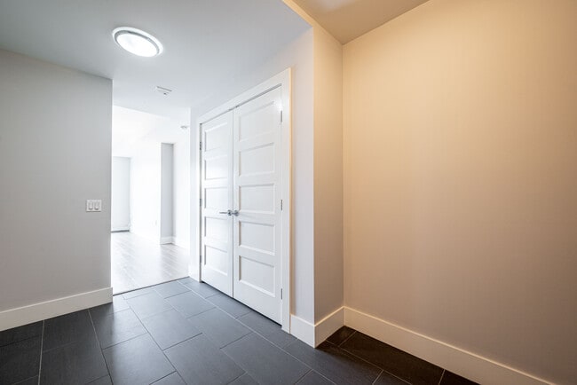 15 Kings Wharf Pl in Dartmouth, NS - Building Photo - Building Photo