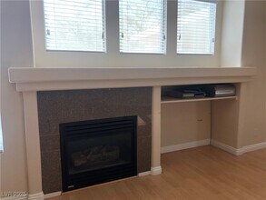 1012 Royal Birch Ln in Las Vegas, NV - Building Photo - Building Photo