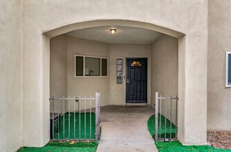 1221 Paisano St NE in Albuquerque, NM - Building Photo - Building Photo