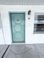 5297 81st Ln N in St. Petersburg, FL - Building Photo