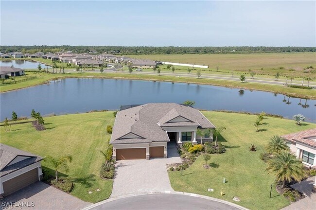 3354 Delana Way in Ft. Myers, FL - Building Photo - Building Photo