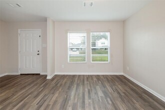 15621 Briar Forest Dr in Conroe, TX - Foto de edificio - Building Photo