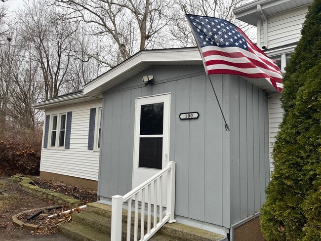 100 Dixon Ave, Unit #B