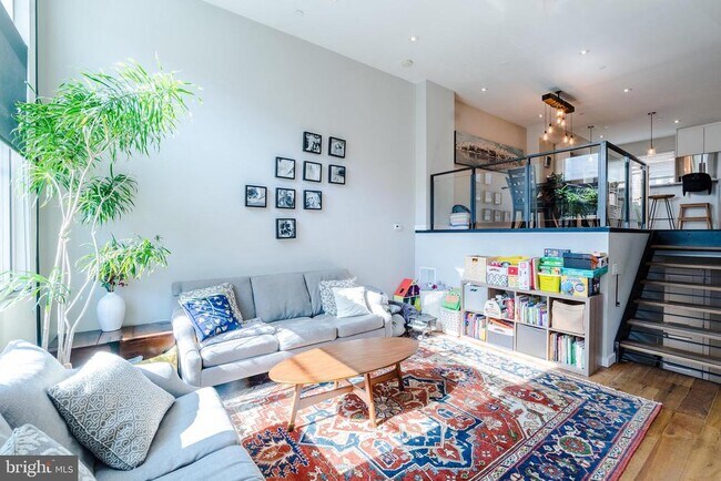 property at 1427 E Columbia Ave