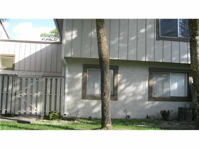5628 NW 21st St in Fort Lauderdale, FL - Building Photo