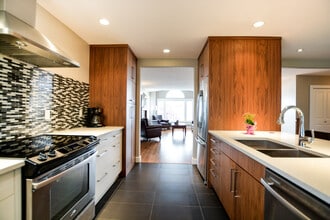 6337 Lasalle Rd in Nanaimo, BC - Building Photo - Building Photo