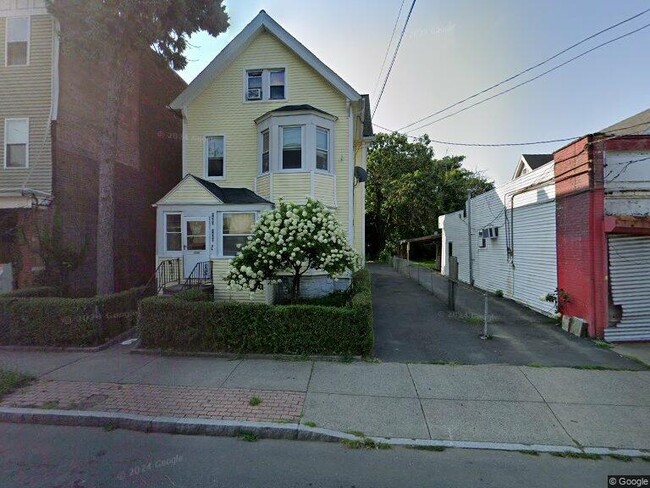 property at 1400 Stratford Ave