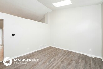 18557 E Hamilton Dr in Aurora, CO - Foto de edificio - Building Photo