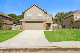 8627 Tesoro Hills in San Antonio, TX - Building Photo - Building Photo