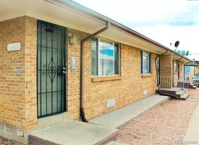 1755 Chester St in Aurora, CO - Building Photo