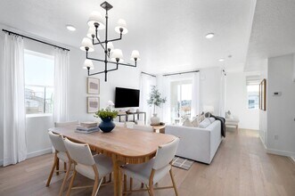 6002 Highlandbrook Dr in West Jordan, UT - Building Photo - Building Photo
