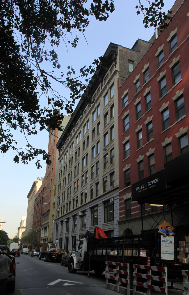 227-239 W 17th St in New York, NY - Foto de edificio - Building Photo