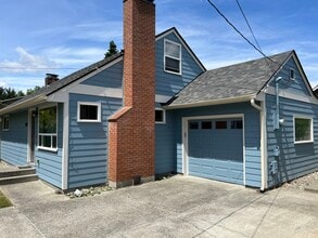 1704 Glass Ave NE in Olympia, WA - Building Photo - Building Photo