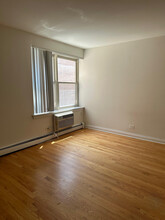 3710 N Pine Grove Ave, Unit STUDIO in Chicago, IL - Building Photo - Building Photo