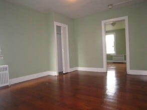 1048 Northampton St in Easton, PA - Building Photo - Building Photo