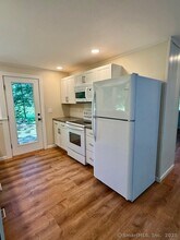 76 W Redding Rd in Danbury, CT - Building Photo - Building Photo