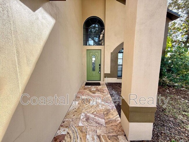 8758 Huntfield St in Tampa, FL - Building Photo - Building Photo