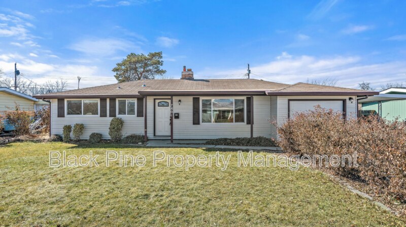 7801 W Wesley Dr in Boise, ID - Building Photo