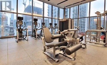 7-5307 Grenville St in Toronto, ON - Building Photo - Building Photo
