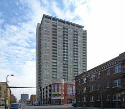 Skyscape Condominiums in Minneapolis, MN - Foto de edificio - Building Photo
