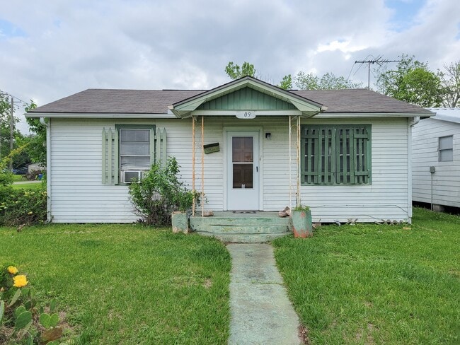 property at 409 N Parrish St
